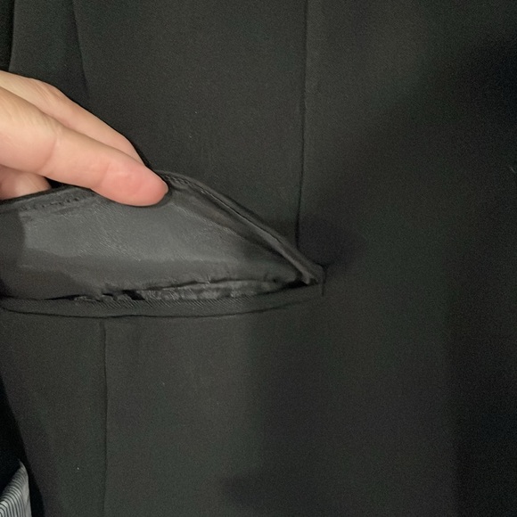 Item #194 Ladies Jacket/Suit Blazer. - Picture 3 of 4